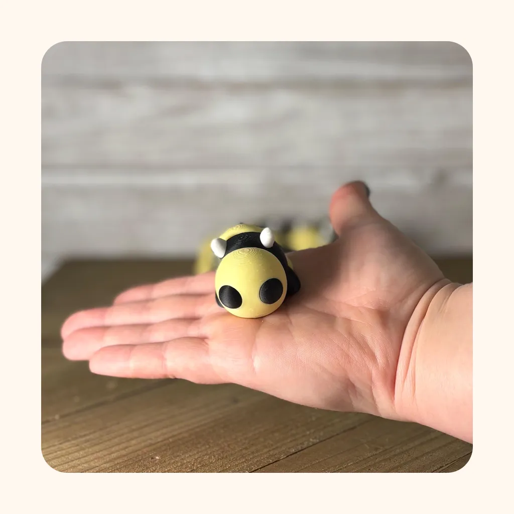 Bee — photo 2